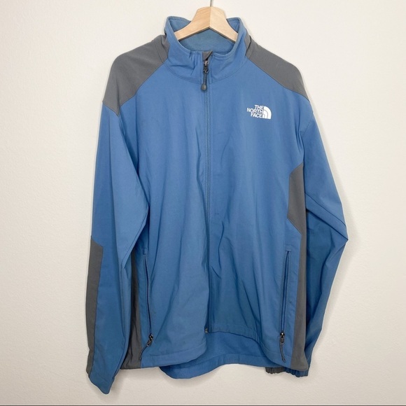 The northface zip up with front pockets jacket - Picture 10 of 10